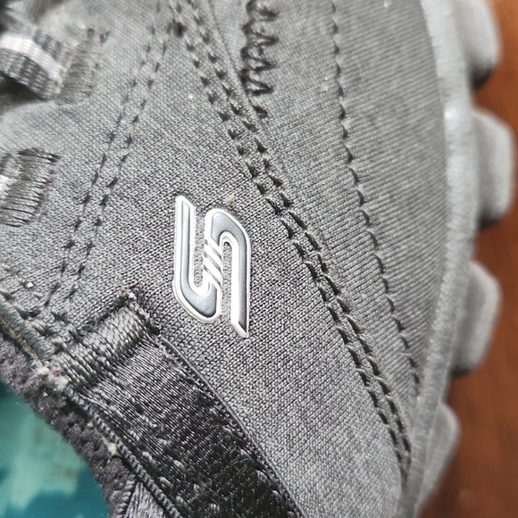 Sketchers, Sz 6.5, Textile Upper, Balance Man Made Material, Black, Hardly Worn - Picture 7 of 9